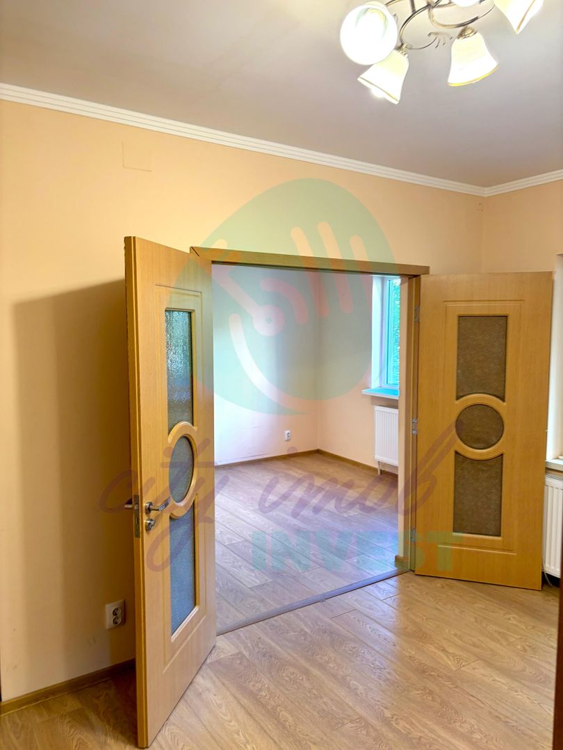 Apartament 3 camere în vilă interbelică + mansardă proprie, ultraliniștit - Poză 2