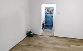 Apartament cu 3 camere, 60mp, Balcon, Centrala proprie. - Poză 3
