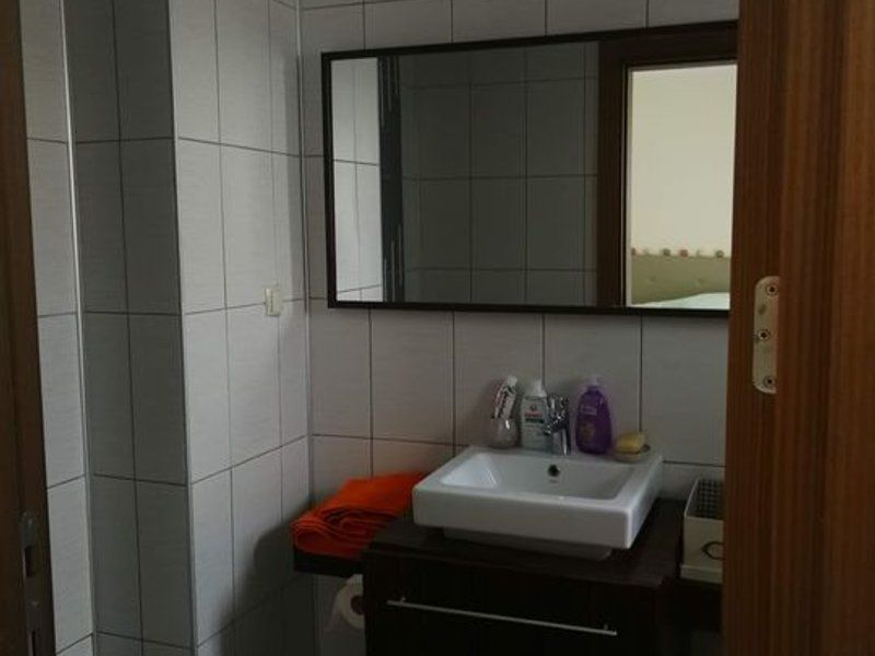 Apartament spatios cu bucatarie 15 mp 1/3, dec, Cosmopolis, mobilat partial - Poză 5