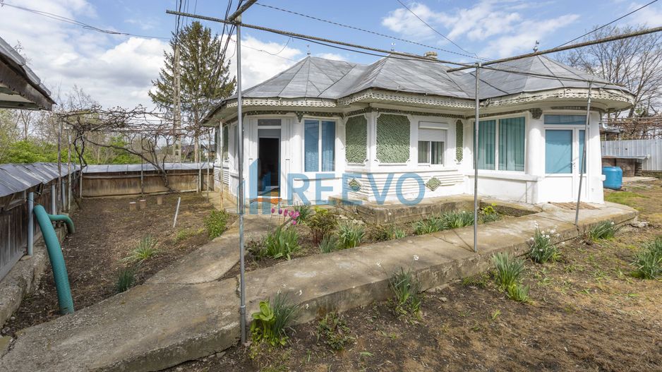 Casă de vânzare în Blăgești, Bacău - Poză 1