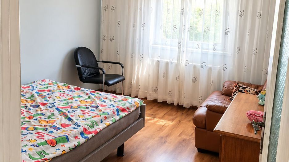 Girocului | 3 Camere | Centrala proprie | Mobilat | Etaj 2 | 2 Boxe + Garaj - Poză 12