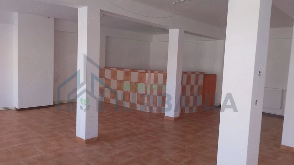 Casă cu teren de vânzare în Târgu Frumos - Poză 2