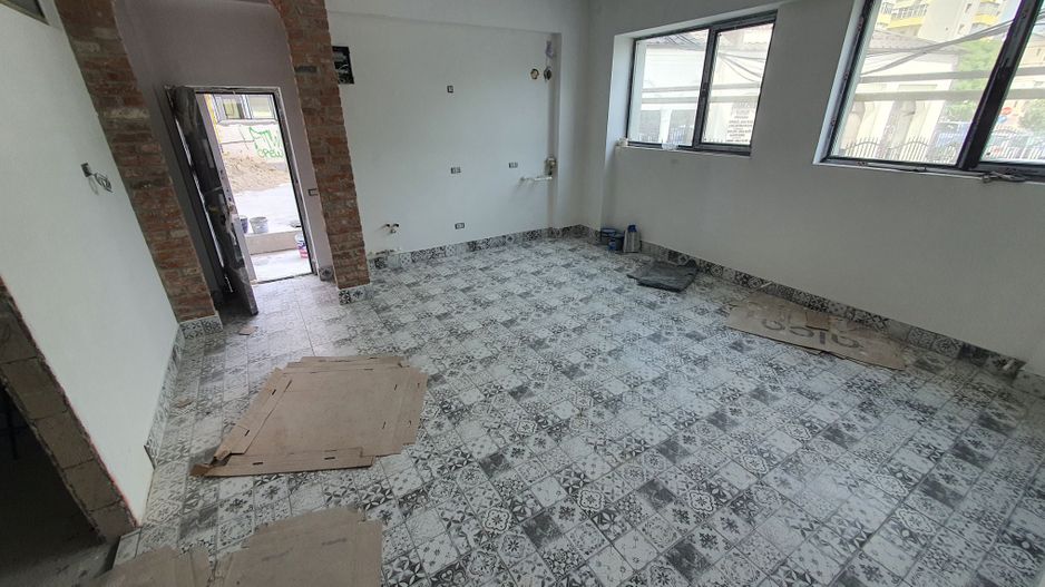 DE ÎNCHIRIAT - Spațiu comercial/birouri ULTRACENTRAL - 60 mp; - Poză 1