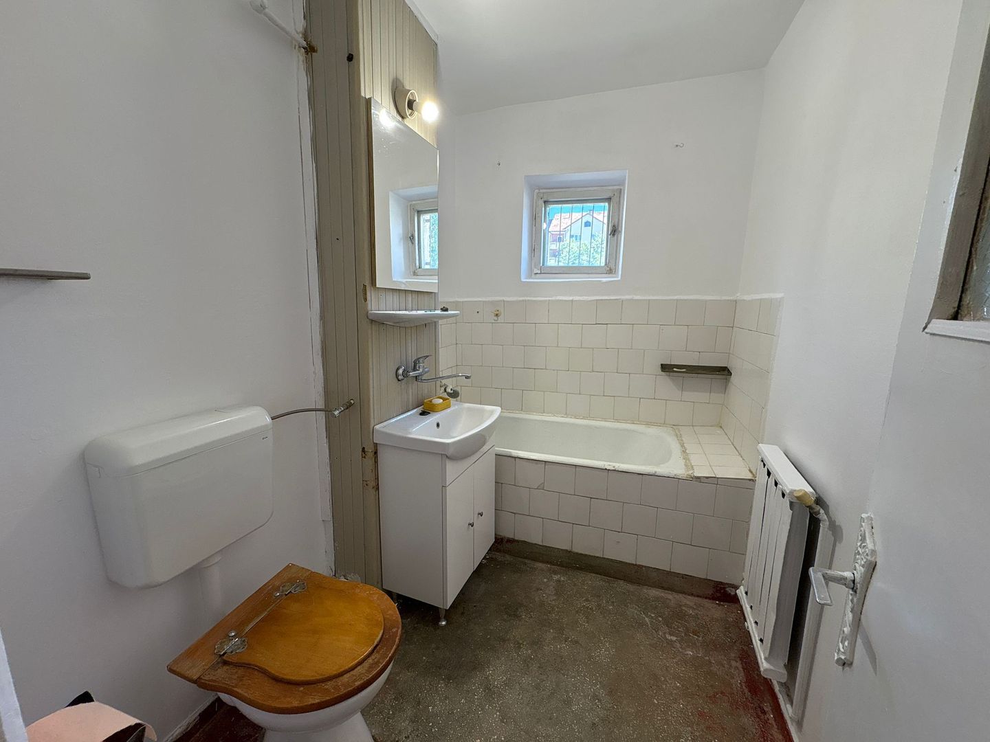 Apartament 2 camere decomandat str. Crângului (parter) lângă liceul Economic - Poză 9