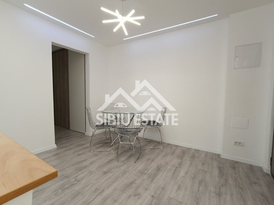 Apartament 4 camere renovat, 79 mp cu logie, Vasile Aaron, Sibiu - Poză 2