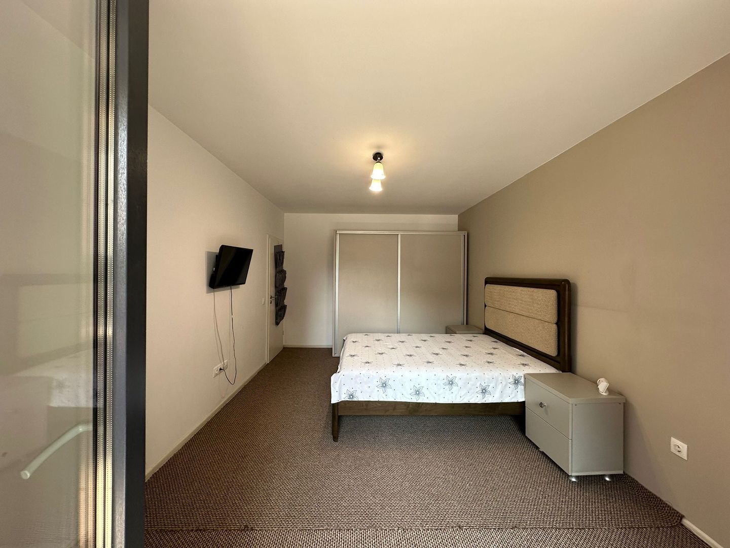 Vindem garsoniera complet mobilata si utilata parter Avantgarden 3 faza 4 - Poză 6