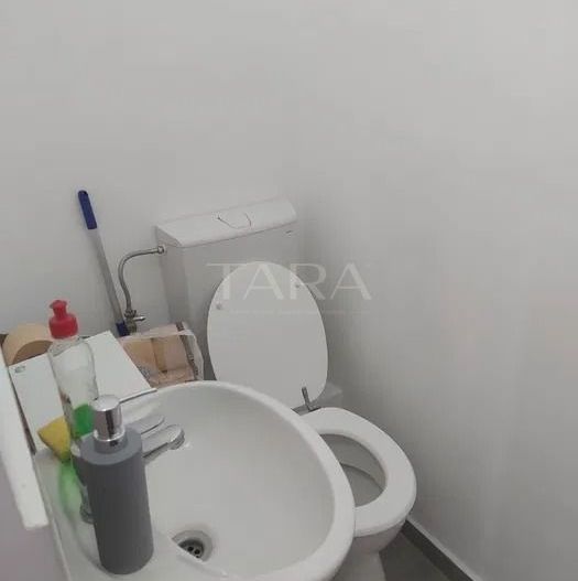 Vanzare apartament 3 camere, ULTRACENTRAL, zona Orange. - Poză 6