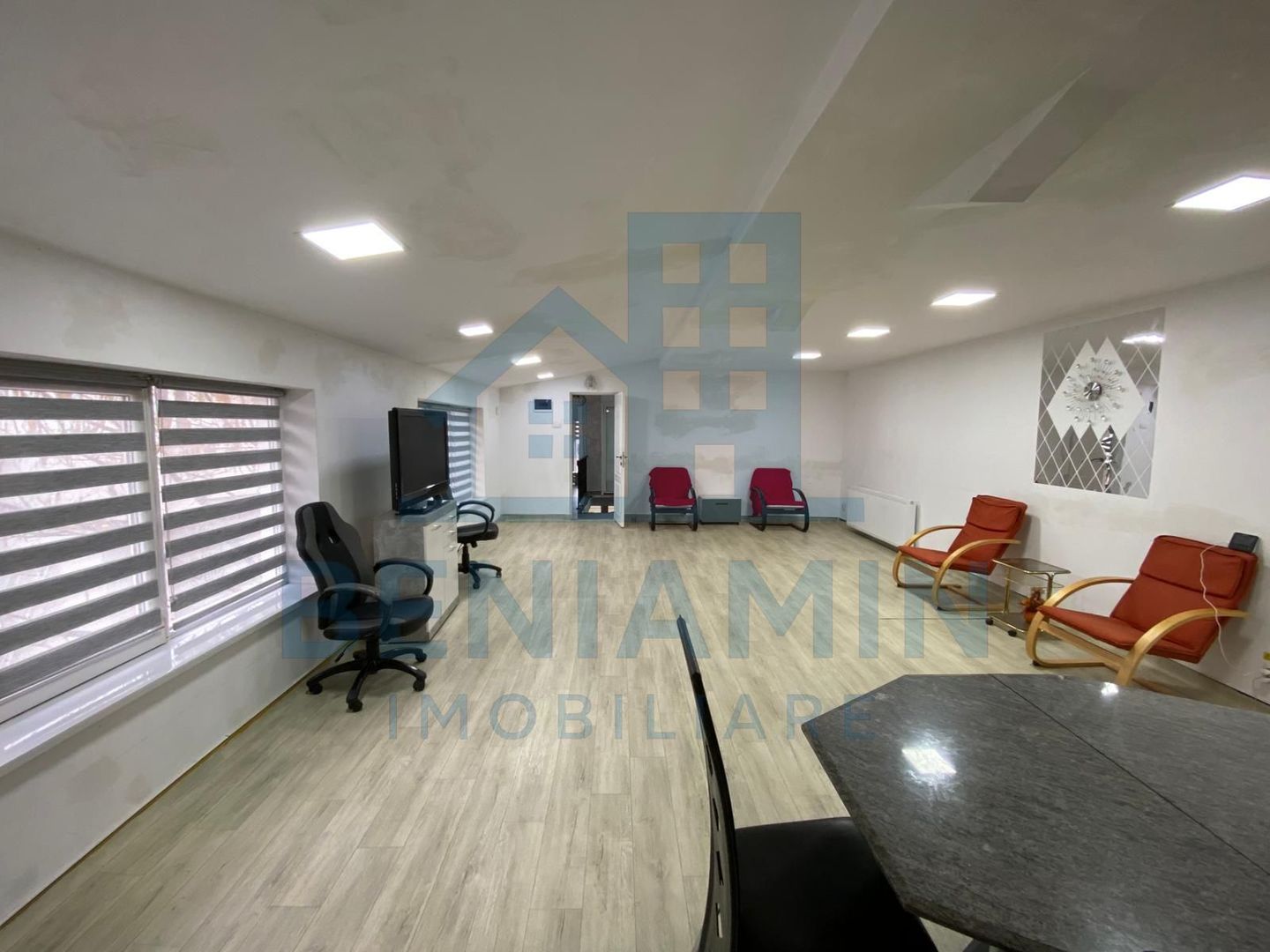 Spațiu pentru birouri si servicii pe Bd. 1 Mai langa Spital– 97 mp - Poză 2