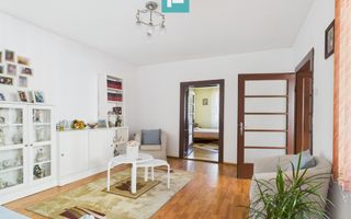 Casă cu 4 camere, curte și atelier mecanic - Sebeș - Poză 1