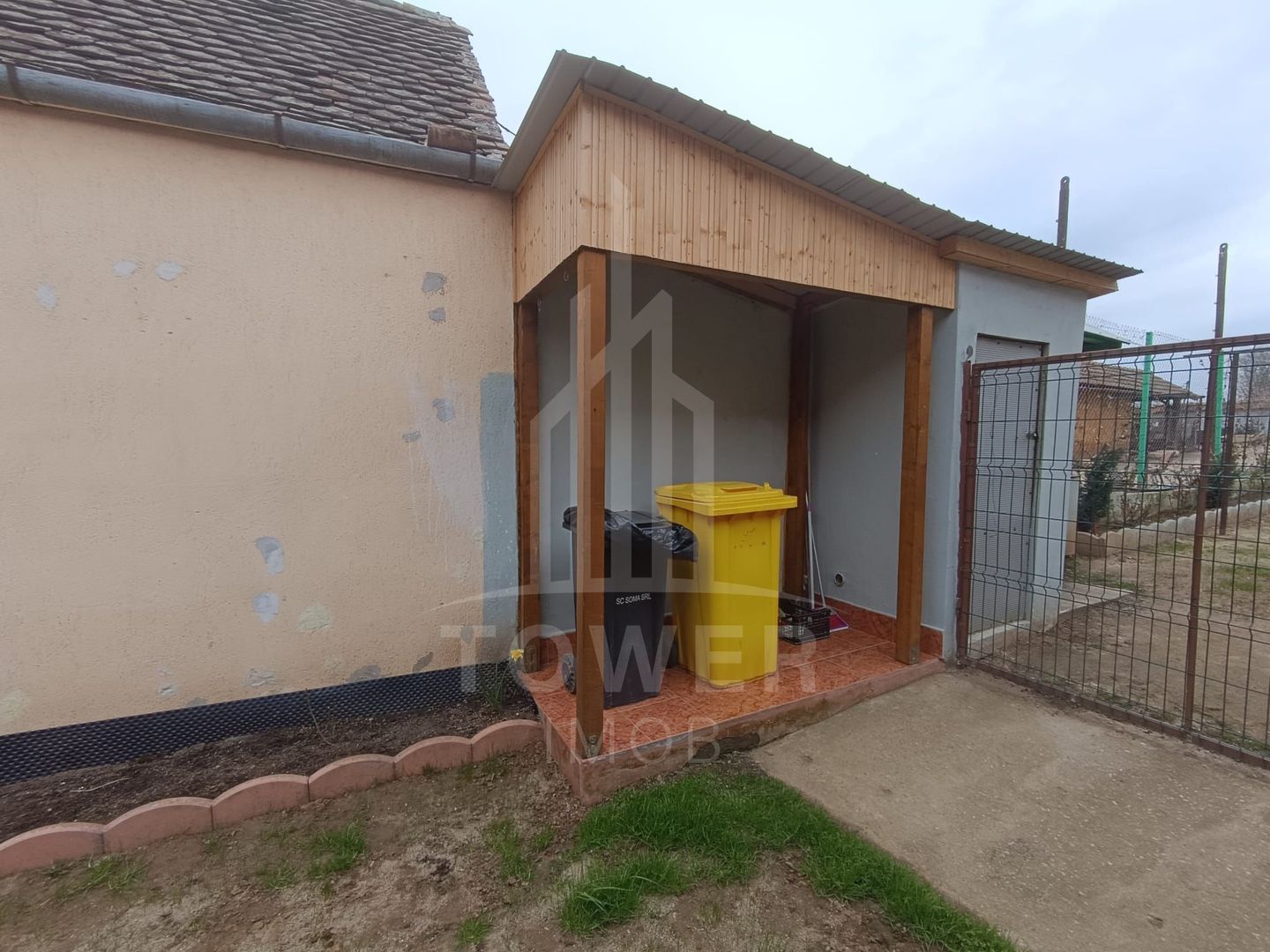 Casă de vânzare în satul Roșia cu vedere panoramică spre Munții Făgăras - Poză 16