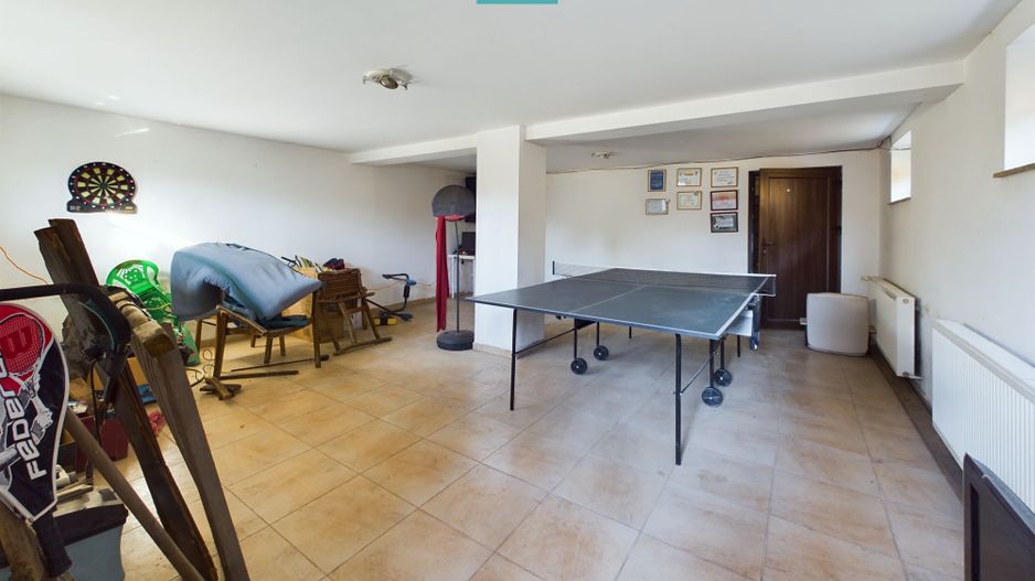 Vilă spațioasă cu 8 camere, Grădiște - Poză 21