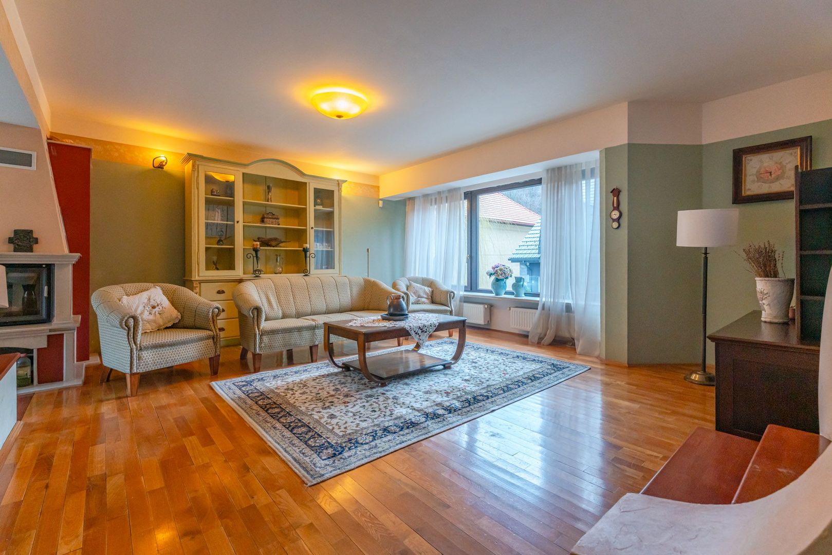 Casă individuală cu 7 camere lângă AFI Mall, ideală pentru birouri sau locuință - Poză 1