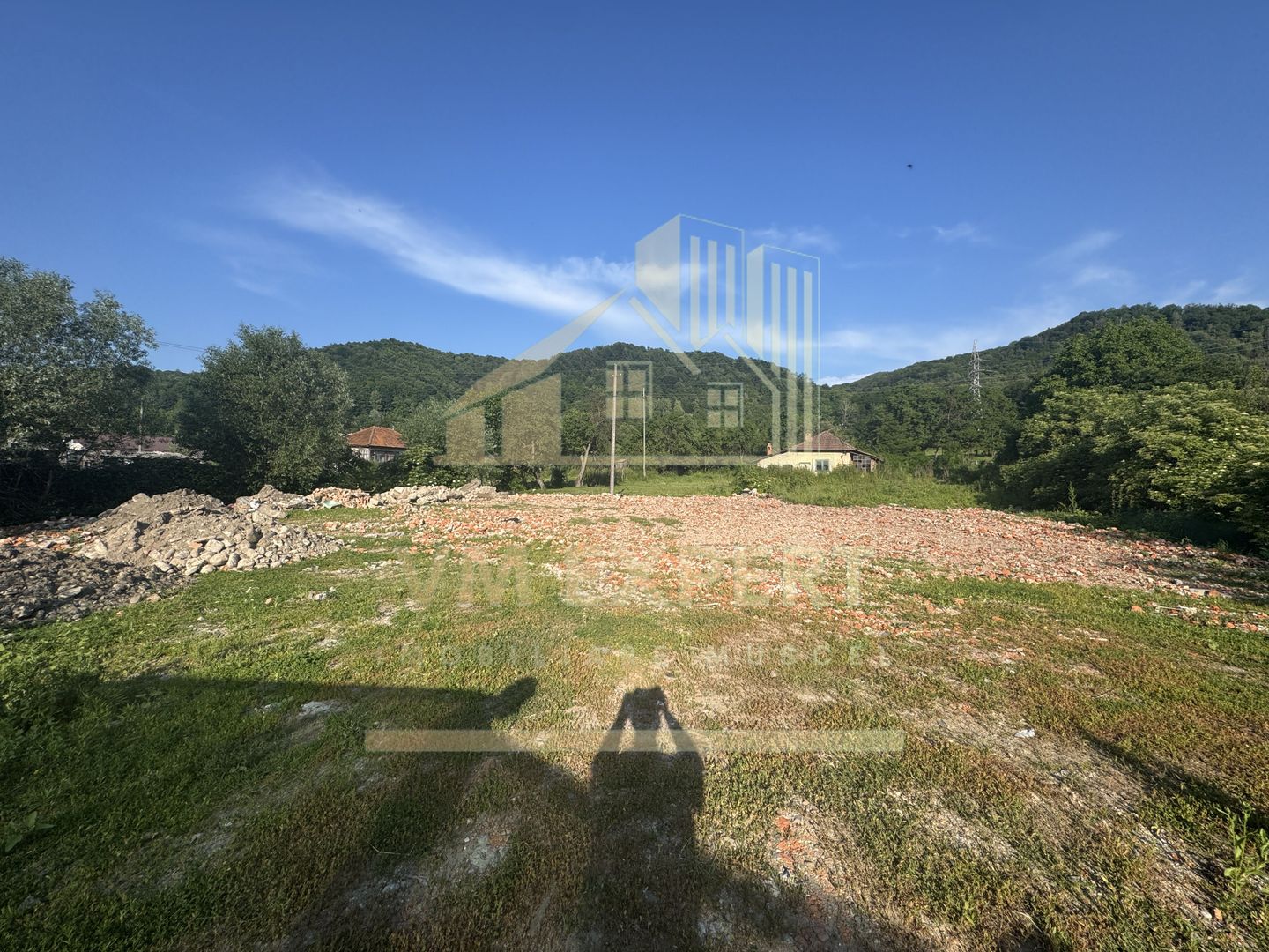 TEREN INTRAVILAN 3296 MP CAMPULUNG ARGEȘ - Poză 2