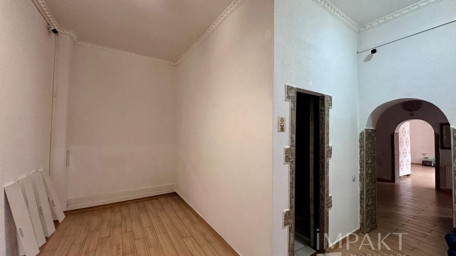 Spațiu comercial ultracentral, vad excelent, 7 încăperi - Poză 8