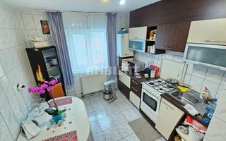 Apartament 3 camere, parțial mobilat, zona CENTRU; - Poză 5