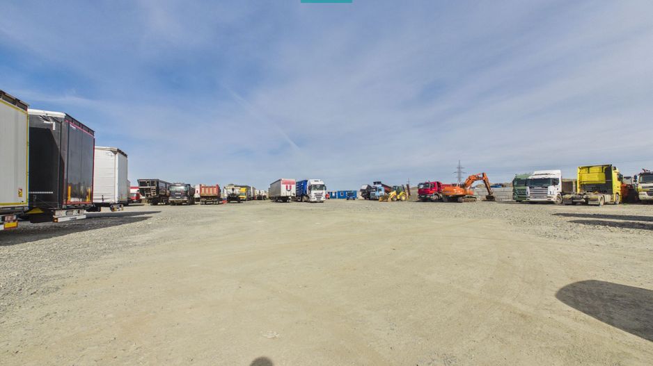 Parcare camioane de închiriat – Arad - Poză 4