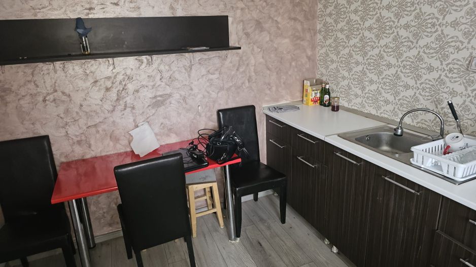 Casa 35 mp cu curte 300 mp, Micro 17 – Str. Oltului, 250 euro lunar - Poză 4