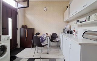 La Curte Comună, Posibilitate, Mansardare!! - Poză 3