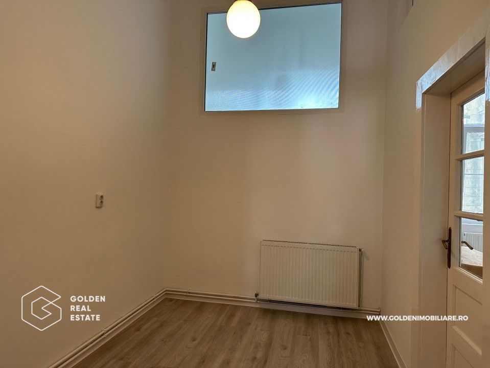 Spatiu birou, Bulevardul Revolutiei, Palatul Cenad, etaj 1 - Poză 9