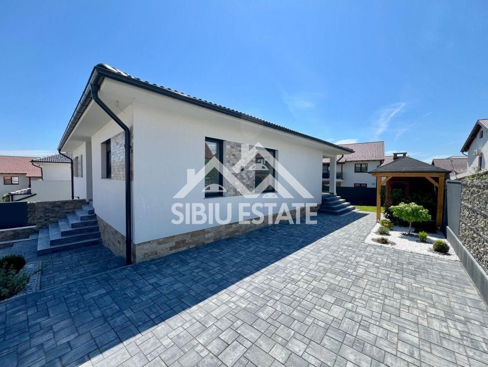 Casa cu garaj si pivnita, in Selimbar, SIbiu - Poză 1