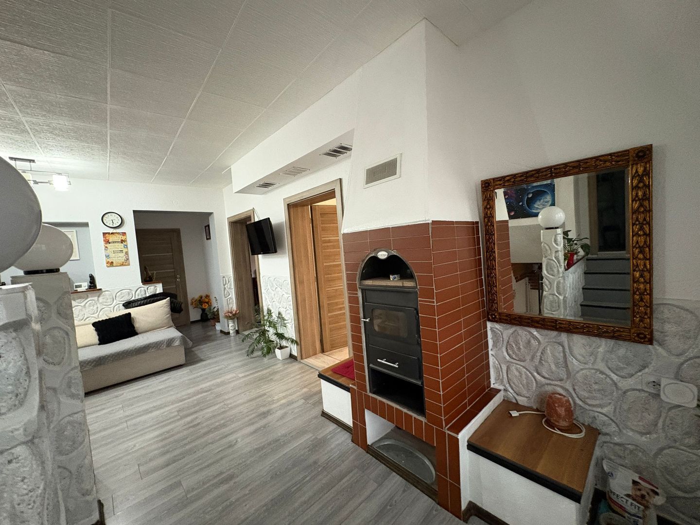 Casa tip duplex - 4 camere, balcon si curte proprie - Zona Lazaret - Poză 4
