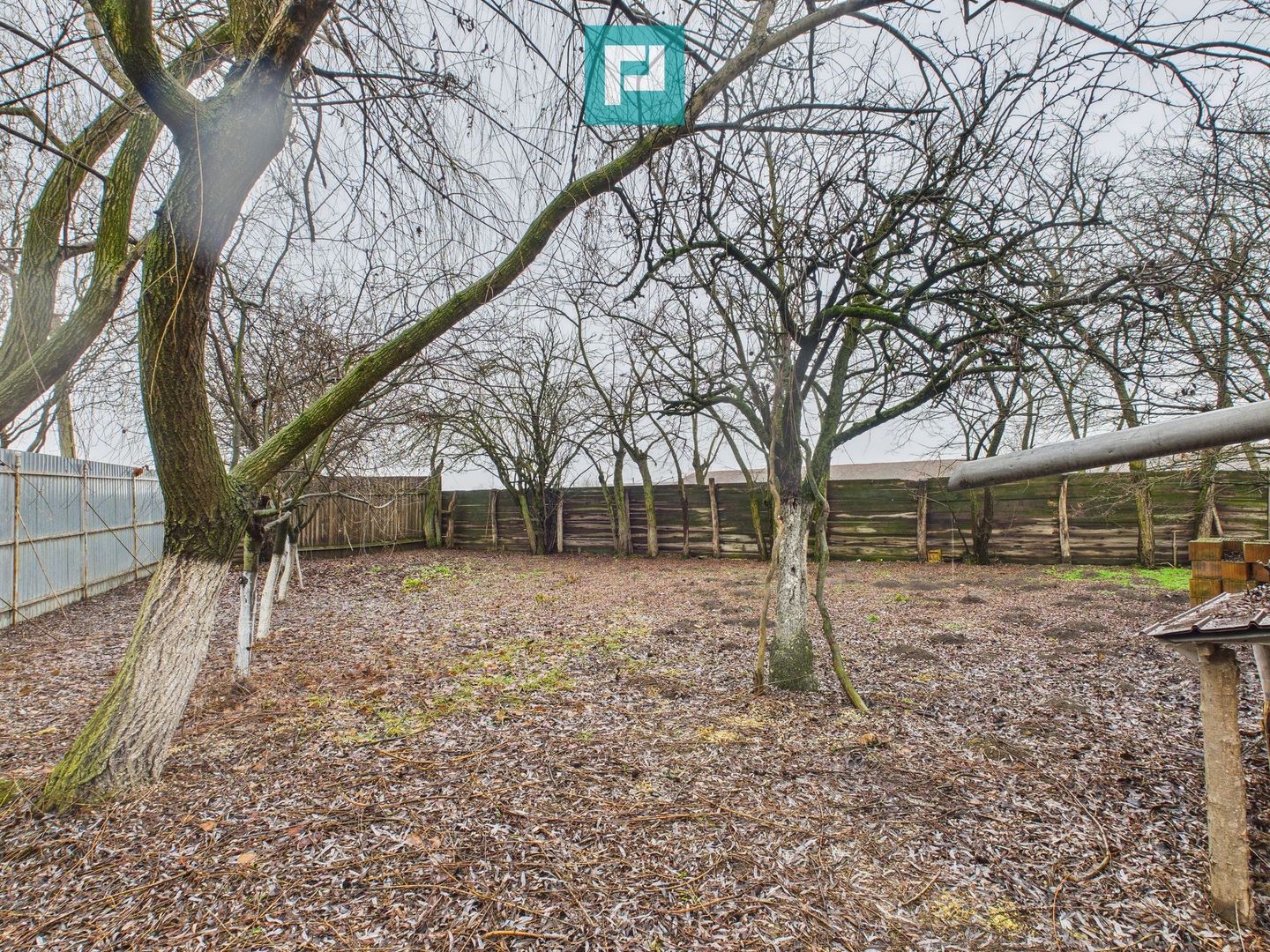 Casă cu 2 corpuri și 3 camere în Nădab - Poză 13