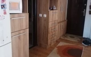 Apartament cu 3 camere, 2 balcoane și parter inalt în Florești. - Poză 6