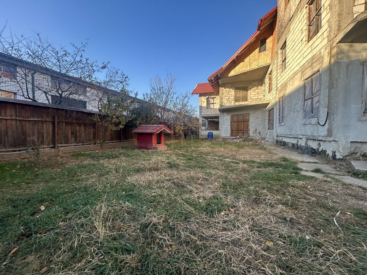 Proprietate multifuncțională cu potențial pentru investiții - Poză 4