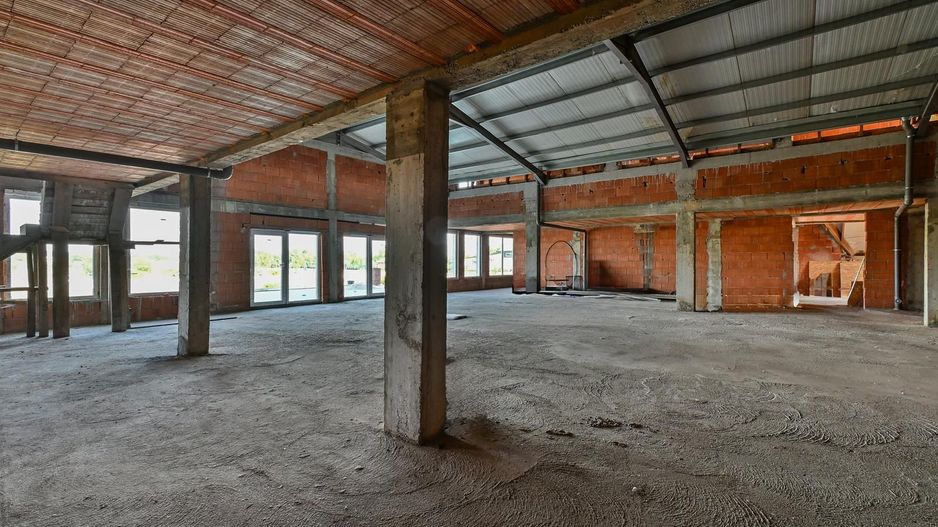 Sala de evenimente cu  piscina si foisor Biled COMISION 0 % CUMPARATOR - Poză 35