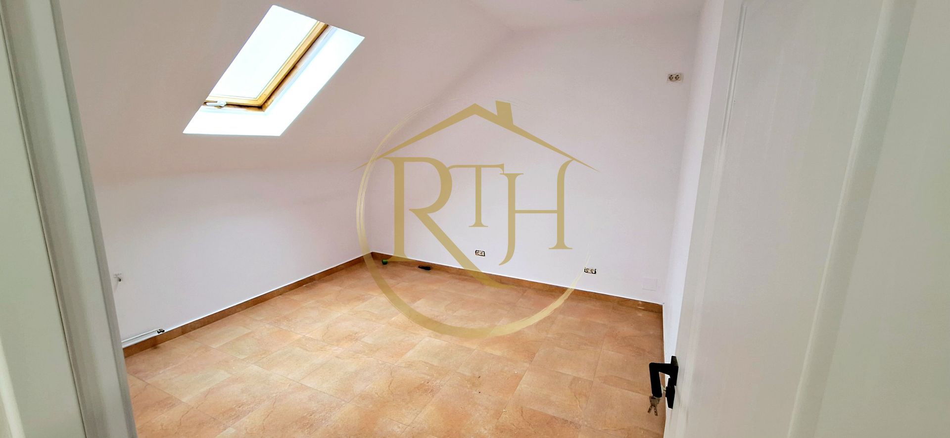 Oferim spre inchirie Cladire pentru Clinica Medicala in Complexul Studentesc - Poză 4