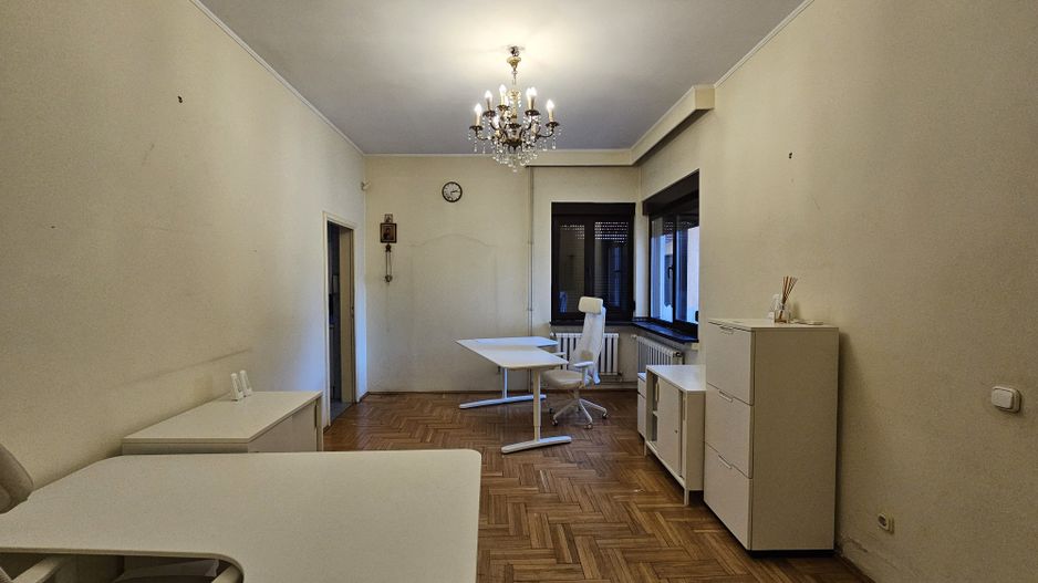 Vilă cu 7 camere în Faleză Nord – acces din 2 străzi/parcare în curte - Poză 10