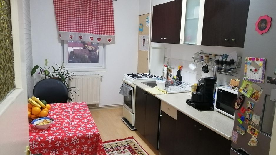 Tractorul 3 camere, situat in  zona Peny. - Poză 5