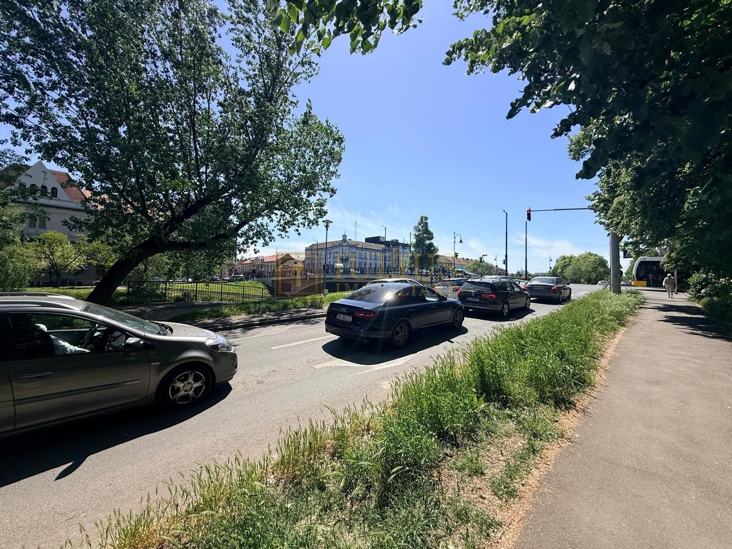 2 camere| cu vedere catre Bega-zona superba| apartament frumos, costuri mici| - Poză 19