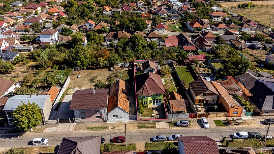 Vilă superbă 6 camere - Bujac - Poză 2