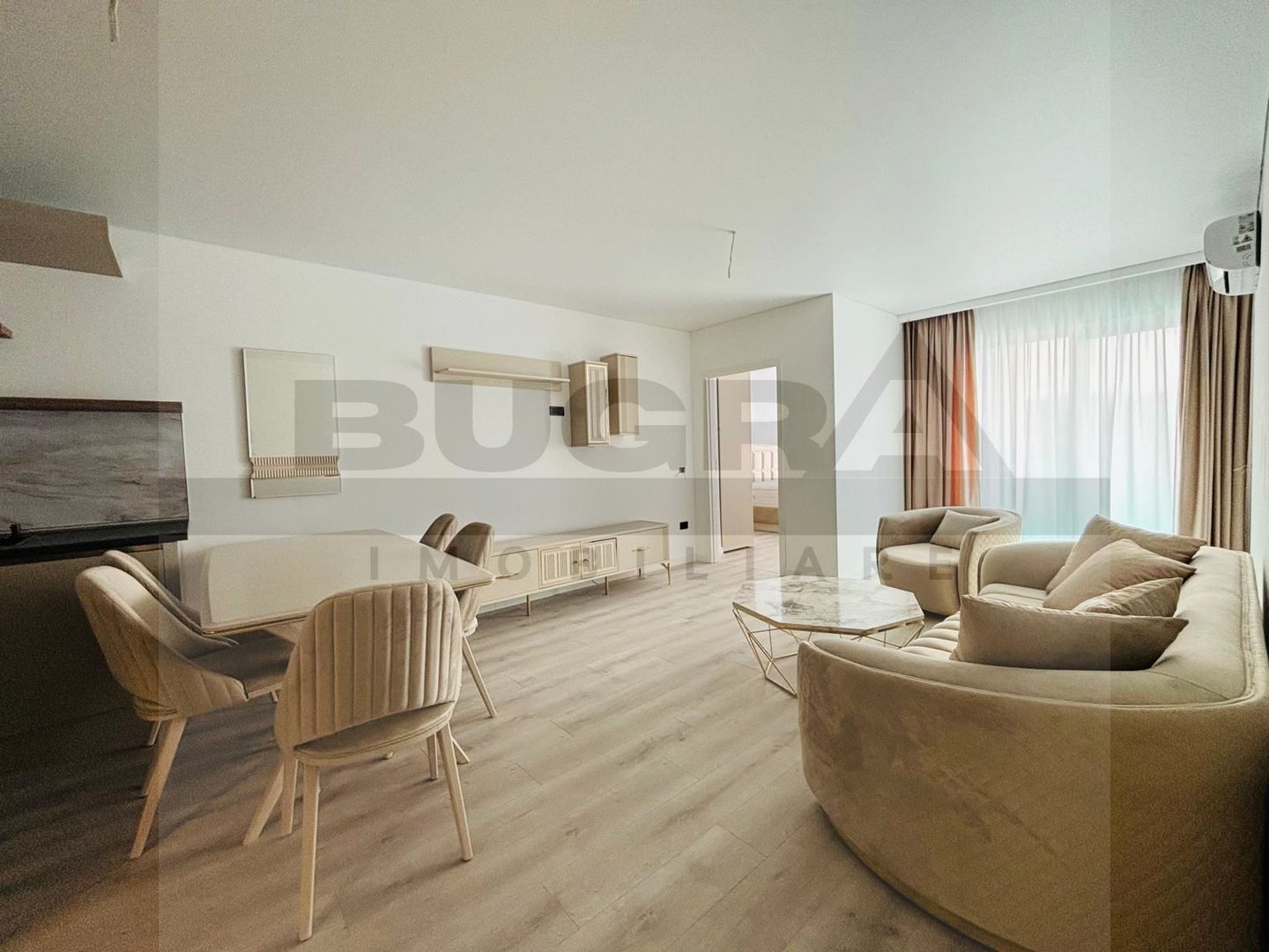 Apartament 3 camere modern, prima inchiriere, garaj,zona Golden Tulip - Poză 2