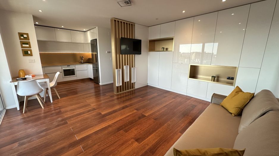 Apartament la prima inchiriere - Poză 1