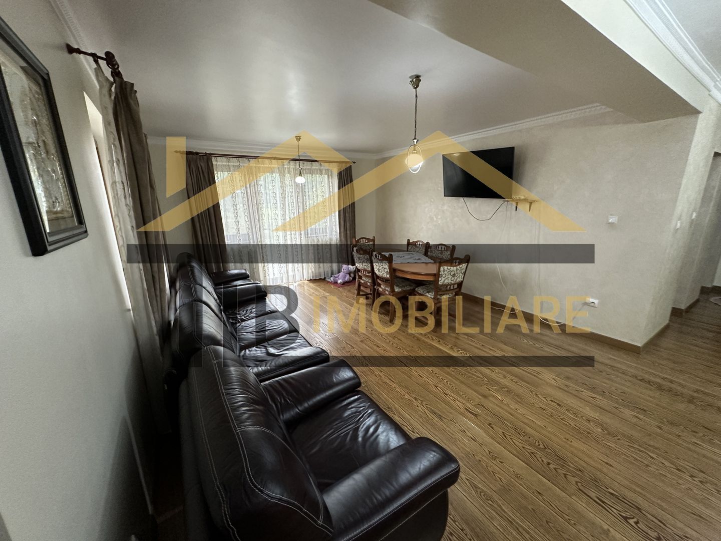 Vila cu 8 camere de vanzare, teren 1580mp, Zona Praid - Poză 25
