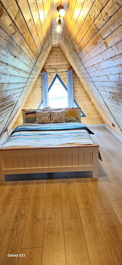 Complex din casa noua si 3 cabane, piscina încalzita 6600 mp teren - Poză 5