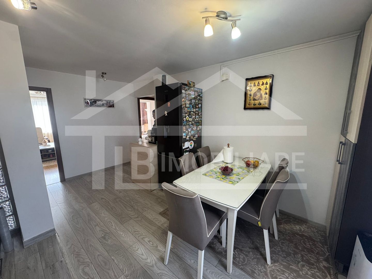 Apartament cu 3 camere, 70 mp, decomandat, Zona Diamant - Poză 10