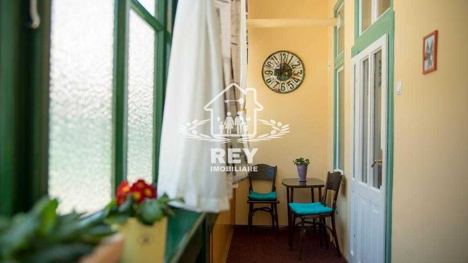 Închiriez garsonieră central, zona pietonală - Poză 3
