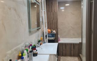 Casă cu 5 camere,  S+P+Mansarda-zona centrală Oradea(Strada Primariei) - Poză 7