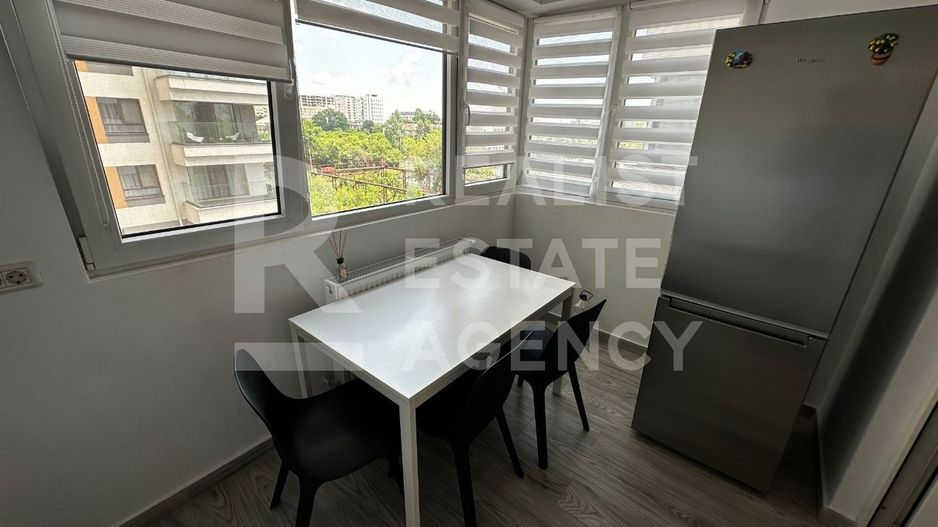 Apartament cu 2 camere de închiriat- Liberty Mall - Poză 4