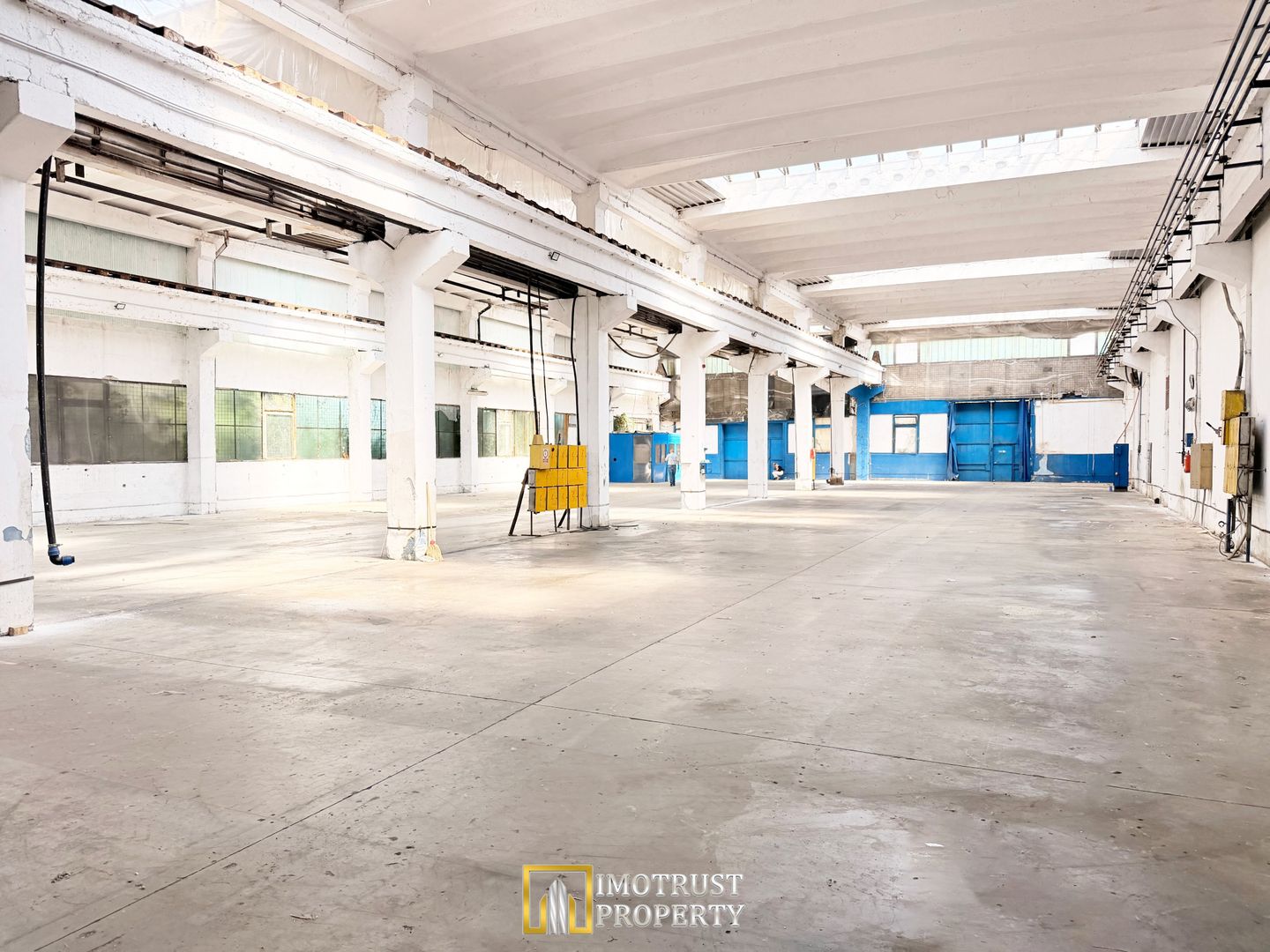 Hală industrială de închiriat în Arad – 1.200 mp, acces TIR - Poză 1