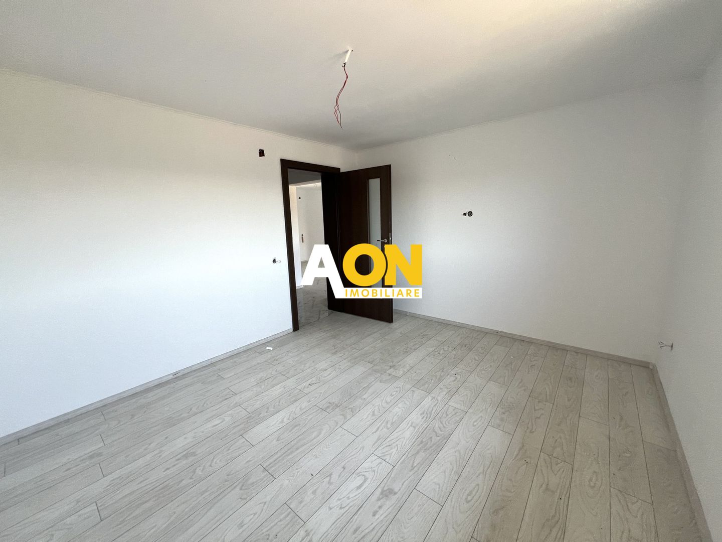 Casa individuala cu 4 camere, 2 bai, terasa, 800mp teren, Sp+P+1E - Poză 11