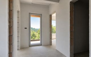 Duplex 4 camere -intabulat- teren 300 mp  -Locație Centrală, Sura Mică - Poză 5