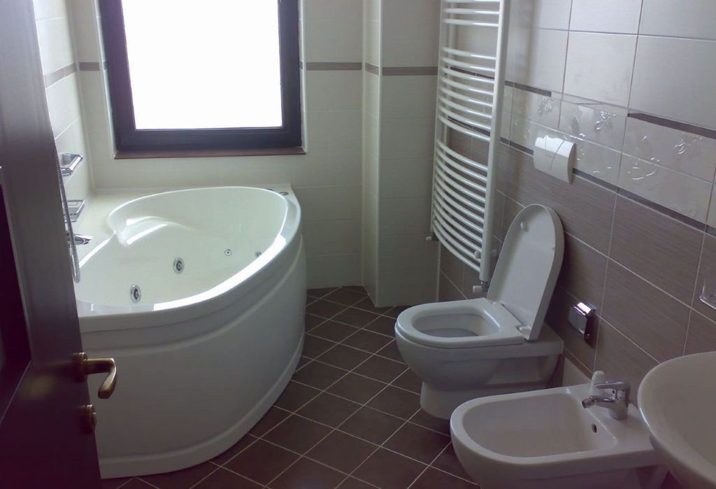 De vanzare apartament 3 camere| Voluntari |spatios cu vedere la padure - Poză 2