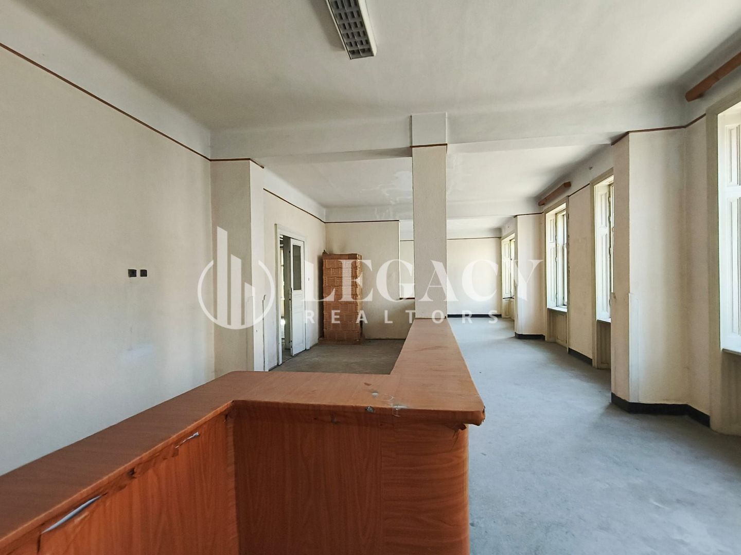 VÂNZARE/SCHIMB CU TEREN  - Clădire interbelică, centru oraș Siret - Poză 19