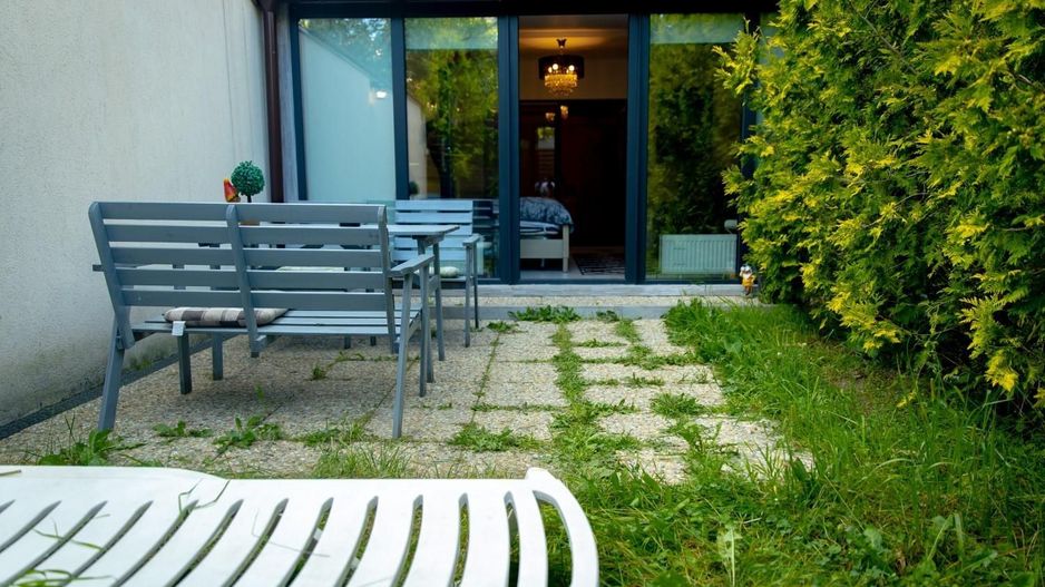 Apartament la cheie, cu grădină proprie, pretabil locuit sau închiriere - Poză 2