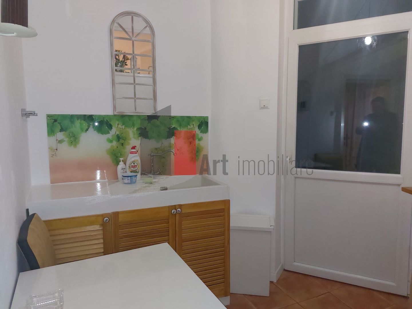Spatiul "BAIXA" , parter de vila, renovat recent, liber - Poză 9