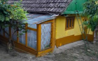 Gospodărie țărănească de vânzare în Cozia, jud. Iași - 2 clădiri, anexe și teren 6.700 mp - Poză 2